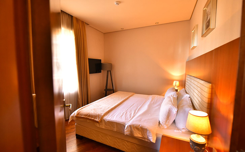 დელუქსის ტიპის 2 ოთახიანი აპარტამენტი 4+1 სტუმარზე