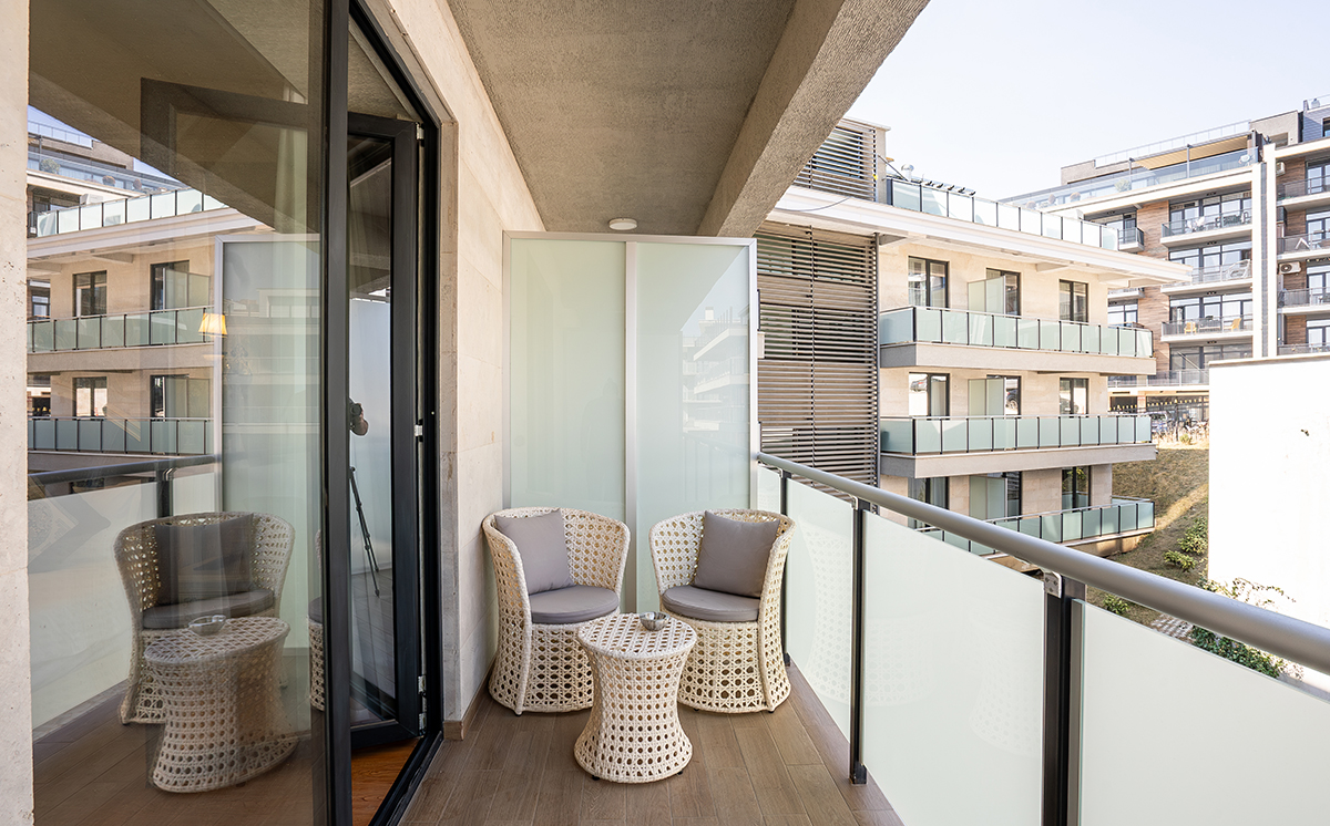 ნომერი 2 სტუმარზე საუზმით / საუზმის გარეშე, დაუხურული აუზით, ფიტნესით, თბილისში