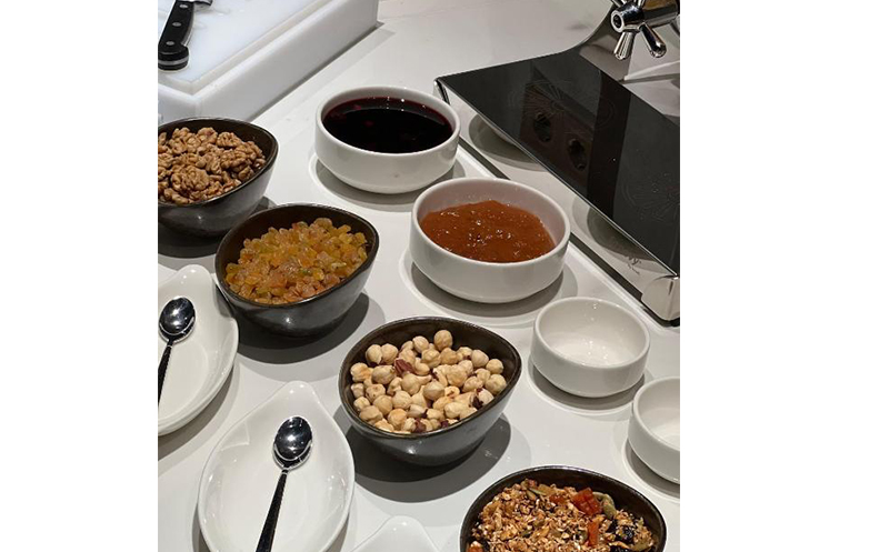 ბათუმში, ნომრები 2 სტუმარზე საუზმით