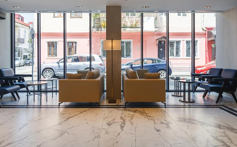 ბათუმში, ნომრები 2 სტუმარზე საუზმით