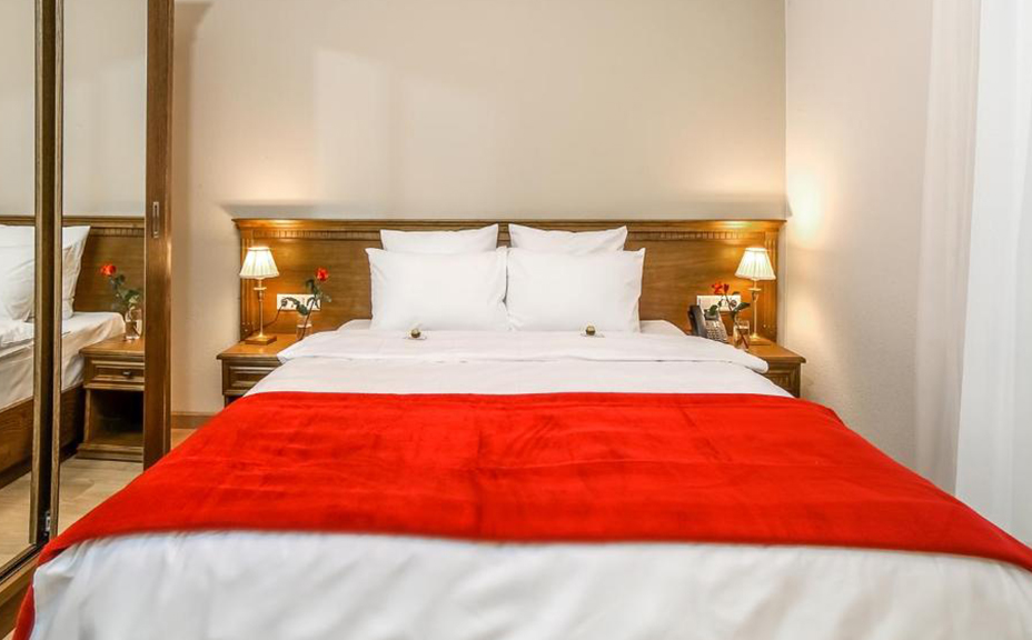 ნომრები 2 სტუმარზე საუზმით ყაზბეგში