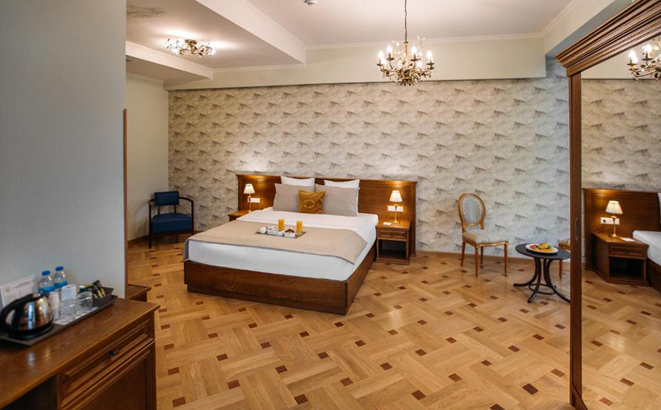 ნომრები 2 სტუმარზე საუზმით ყაზბეგში