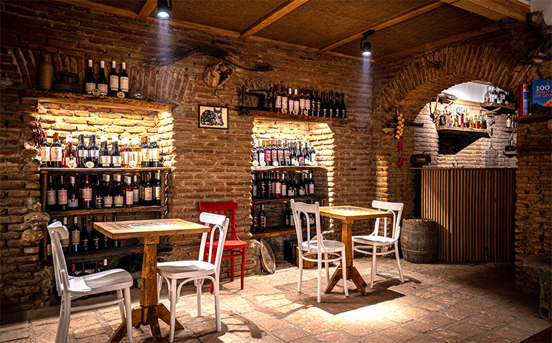 კერძები და სასმელი 10 სტუმარზე