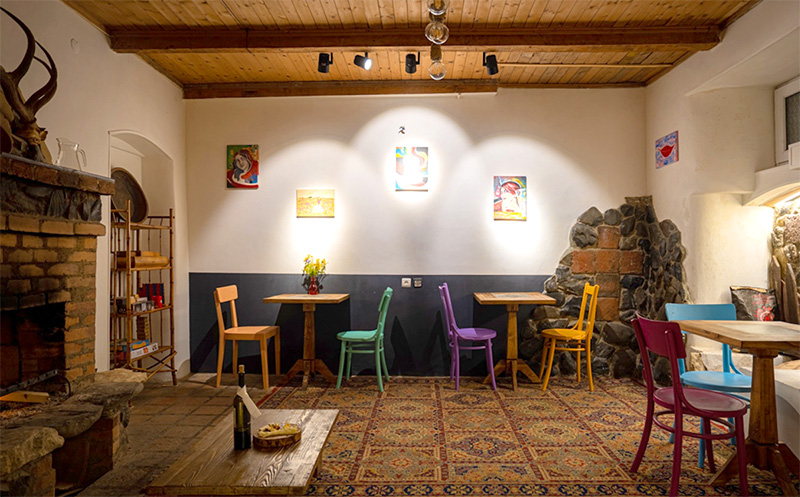 კერძები და სასმელი 10 სტუმარზე