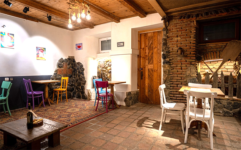 კერძები და სასმელი 10 სტუმარზე