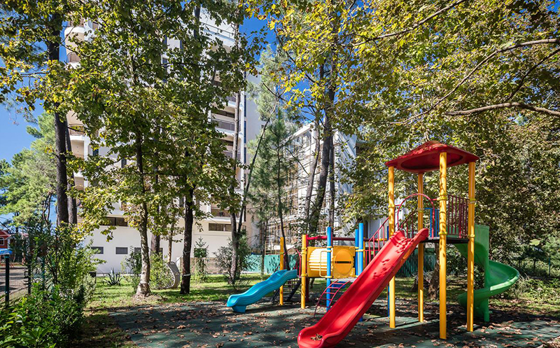 15 ივნისი-30 ივნისი, შეკვეთილში აპარტამენტები 2+1 ან 4+1 სტუმარზე ზღვის ხედით პირველ ზოლში
