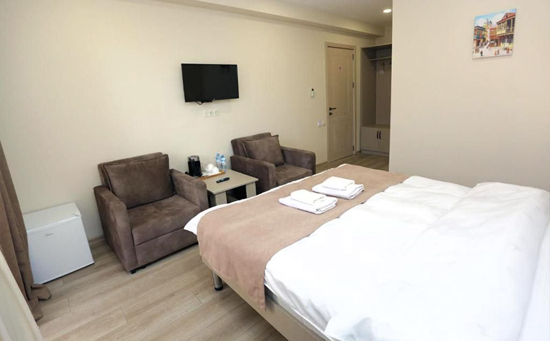 მცხეთაში ნომერი 2 ან 3 -4 სტუმარზე აივნით