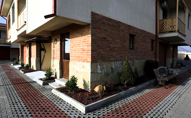 მცხეთაში ნომერი 2 ან 3 -4 სტუმარზე აივნით