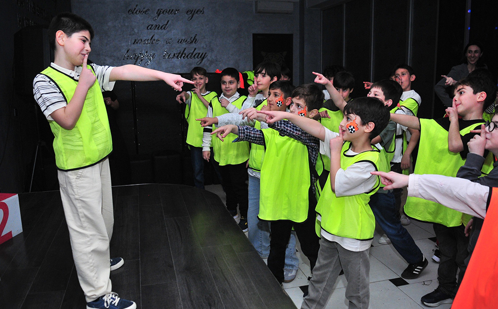 დაბადების დღის წვეულება 15+1 ბავშვზე