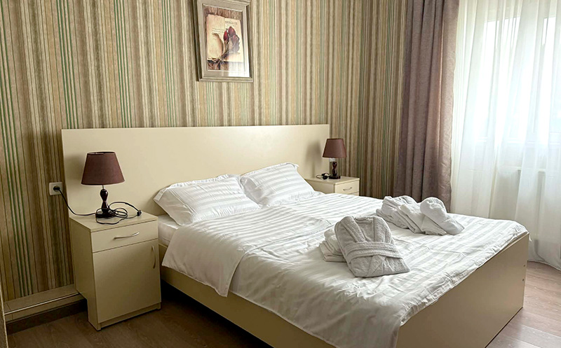 თბილისში, ნომერი 2 სტუმარზე დახურული აუზით, საჩუქრად: ცქრიალა ღვინო