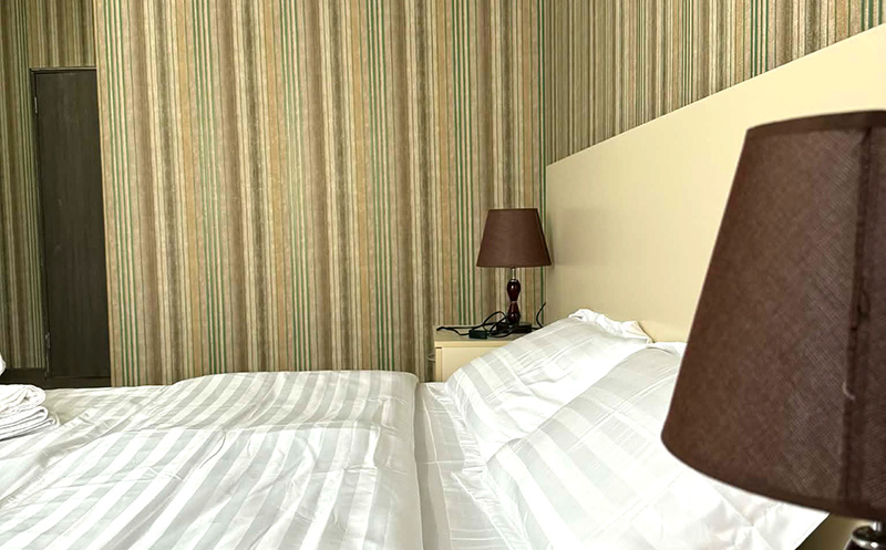 თბილისში, ნომერი 2 სტუმარზე დახურული აუზით, საჩუქრად: ცქრიალა ღვინო