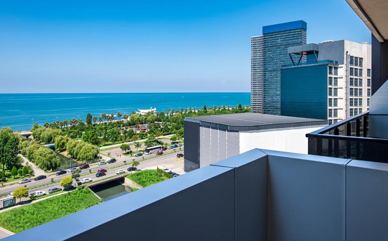 სასტუმროს ტიპის აპარტამენტი 2 სტუმარზე საუზმით, სპა, საუნა, ფიტნეს სივრცე ბათუმში