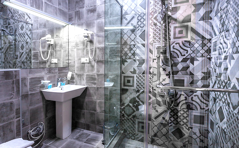 სასტუმროს ტიპის აპარტამენტი 2 სტუმარზე საუზმით, სპა, საუნა, ფიტნეს სივრცე ბათუმში