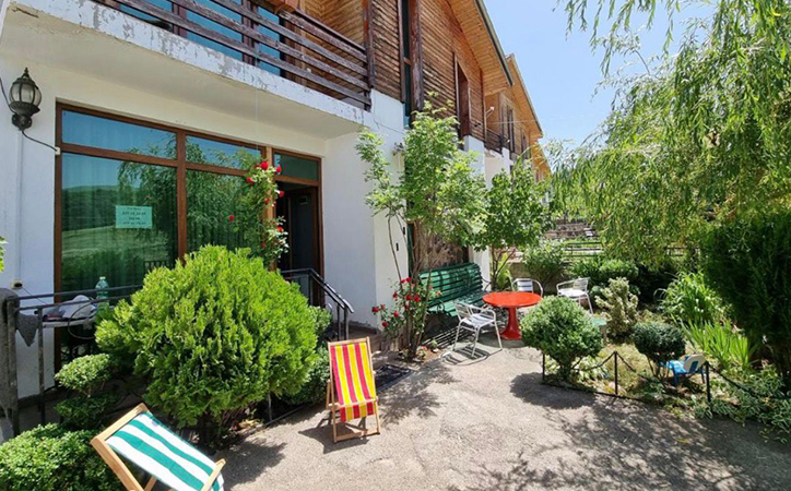 კოტეჯი 6 სტუმარზე ბაკურიანში