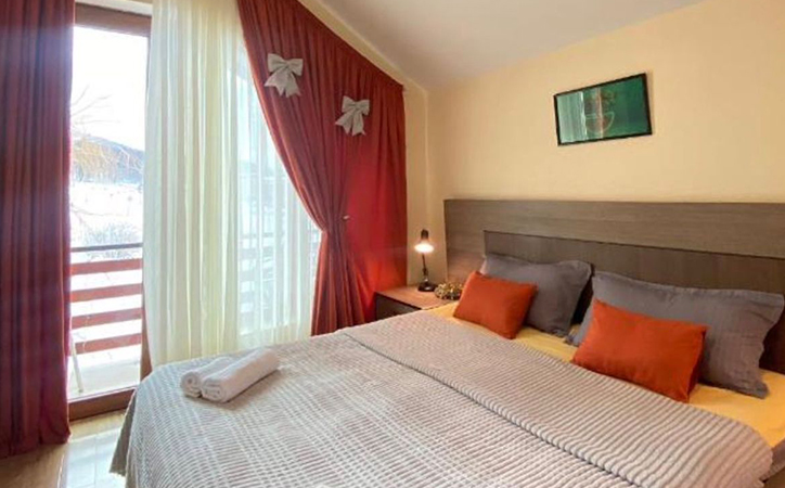 კოტეჯი 6 სტუმარზე ბაკურიანში