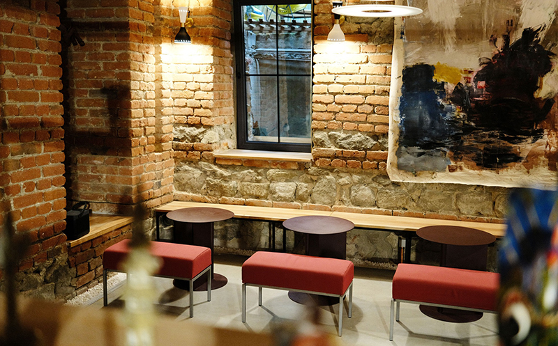 15% დანაზოგი სრულ ასორტიმენტზე ბარისგან TAP&TAILS BY ZILLIco