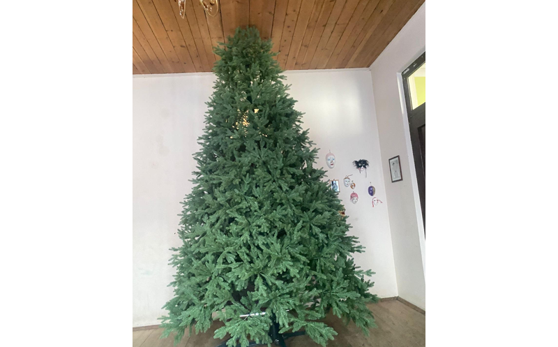 სილიკონის მწვანე ნაძვის ხე (300 სმ), საჩუქრად: განათება