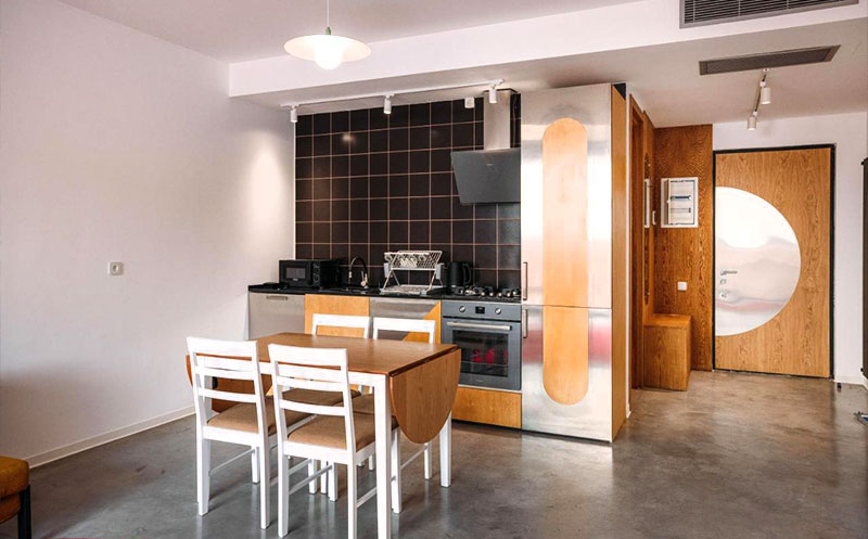 თბილისში, ახალი აპარტამენტი 2 სტუმარზე, საჩუქრად 30% დანაზოგი რესტორანში