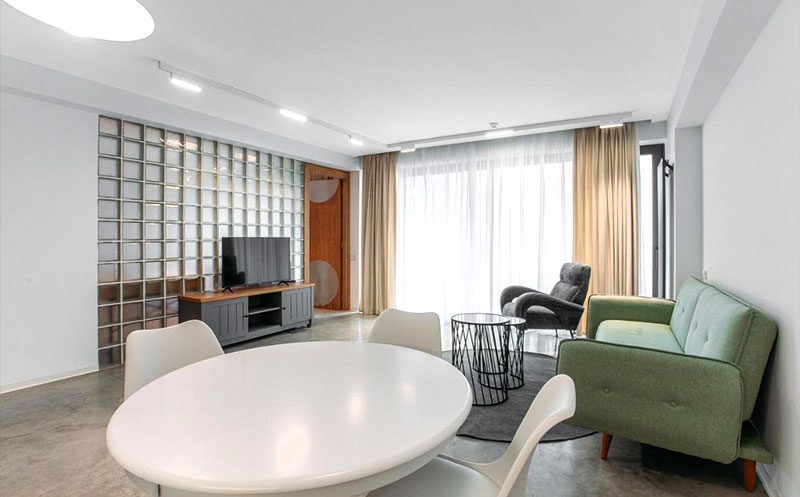 თბილისში, ახალი აპარტამენტი 2 სტუმარზე, საჩუქრად 30% დანაზოგი რესტორანში