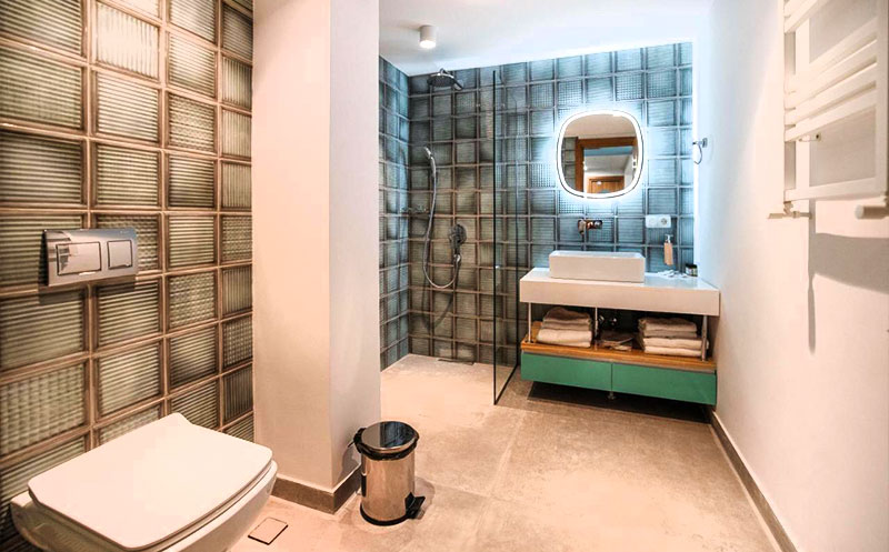 თბილისში, ახალი აპარტამენტი 2 სტუმარზე, საჩუქრად 30% დანაზოგი რესტორანში