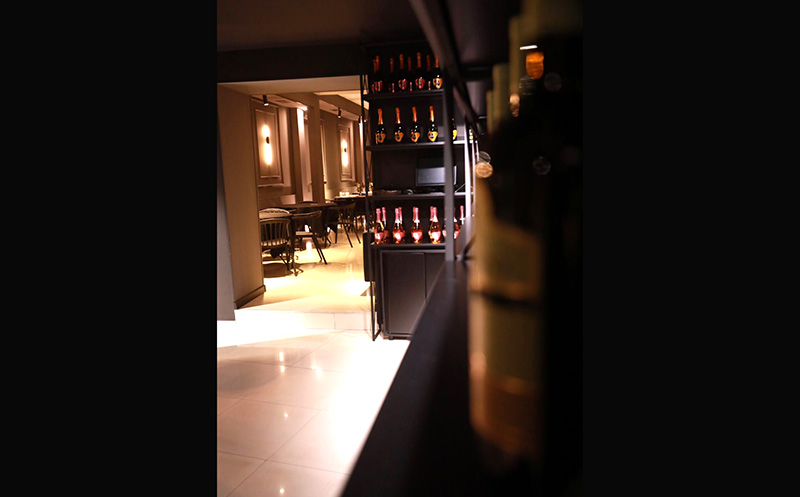 4 სტუმარზე - კერძები, სასმელი და მუსიკა