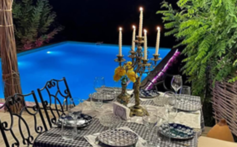 სიღნაღში, ოროთახიანი აპარტამენტი 3/4 სტუმარზე საუზმით, ღია აუზით