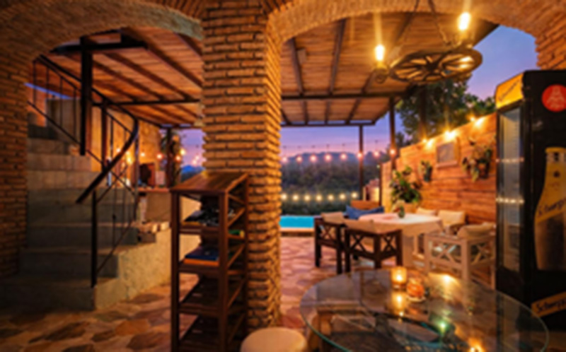 სიღნაღში, ოროთახიანი აპარტამენტი 3/4 სტუმარზე საუზმით, ღია აუზით