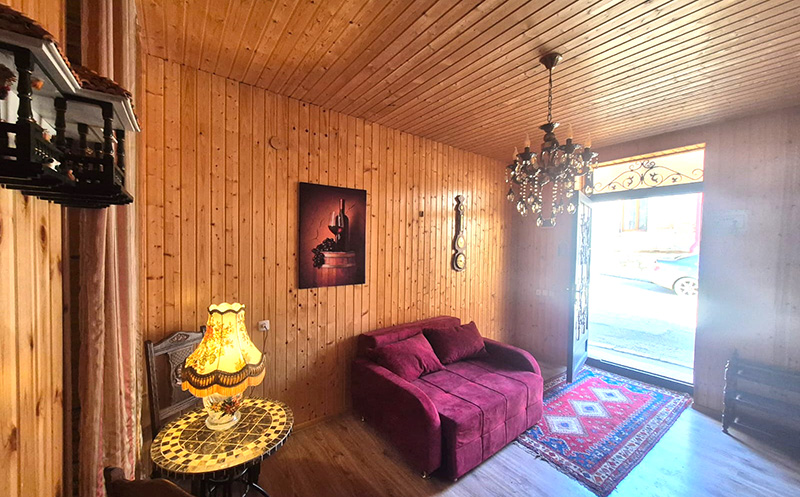 სიღნაღში, ოროთახიანი აპარტამენტი 3/4 სტუმარზე საუზმით, ღია აუზით