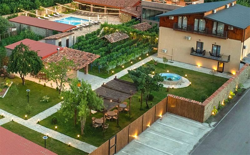 8 და 9 აპრილს, კახეთში ნომრები 2, 3 ან 4 სტუმარზე აივნით, საუზმით და დახურული აუზით