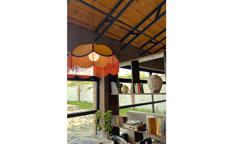 აპრილში, კახეთში ნომრები 2, 3 ან 4 სტუმარზე საუზმით, აივნით და დახურული აუზით