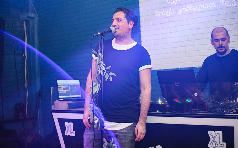 10 ან 15 სტუმარზე, კერძები, სასმელი, ბენდი, DJ და კარაოკე