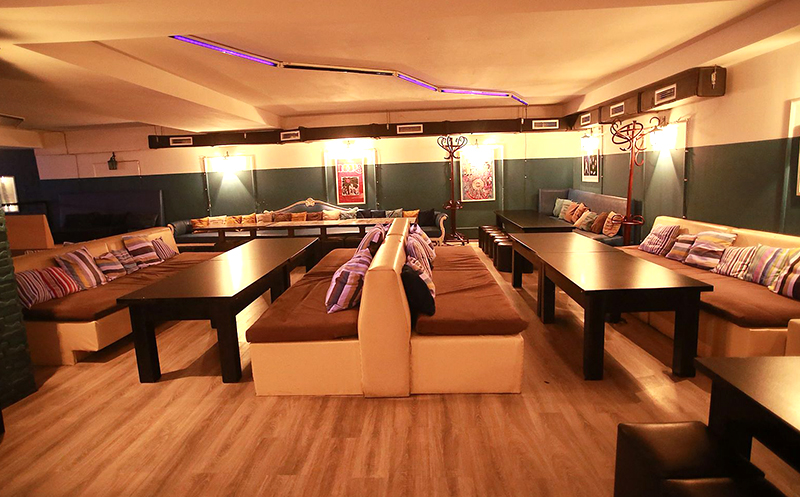 10 ან 15 სტუმარზე, კერძები, სასმელი, ბენდი, DJ და კარაოკე