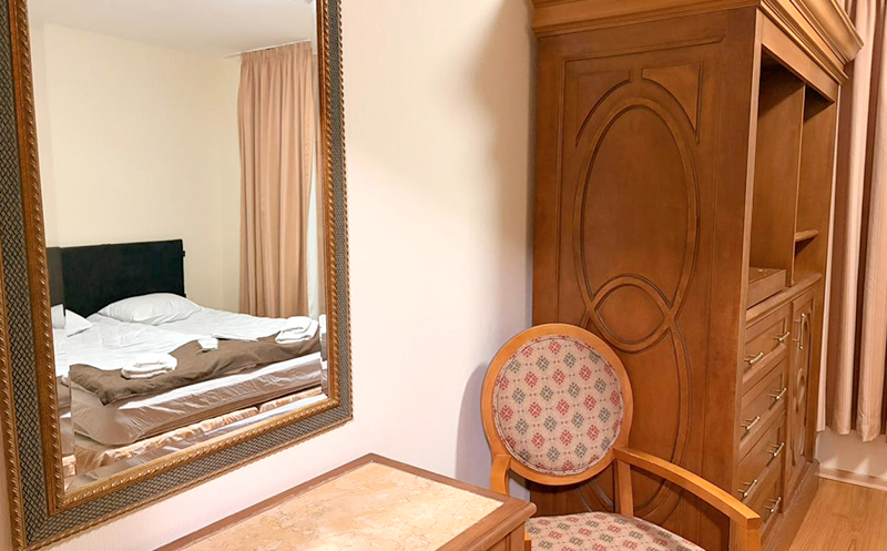 ნომრები 2, 3 ან 4 სტუმარზე საუზმით, აივნით და ხედით გუდაურში8