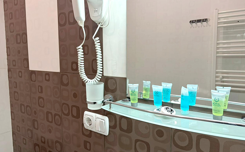 ნომრები 2, 3 ან 4 სტუმარზე საუზმით, აივნით და ხედით გუდაურში8