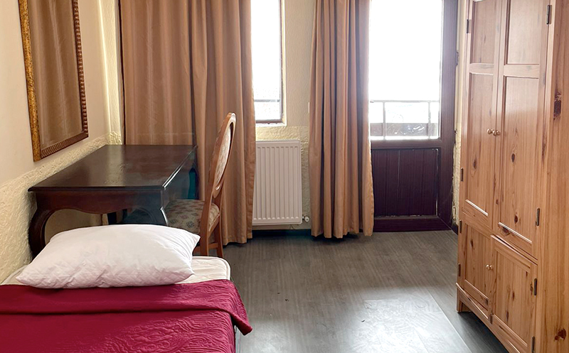 ნომრები 2, 3 ან 4 სტუმარზე საუზმით, აივნით და ხედით გუდაურში8