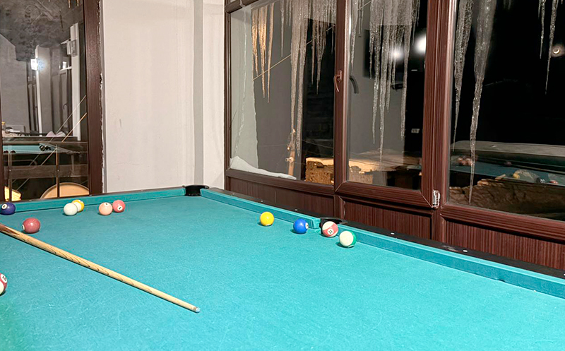 ნომრები 2, 3 ან 4 სტუმარზე საუზმით, აივნით და ხედით გუდაურში8