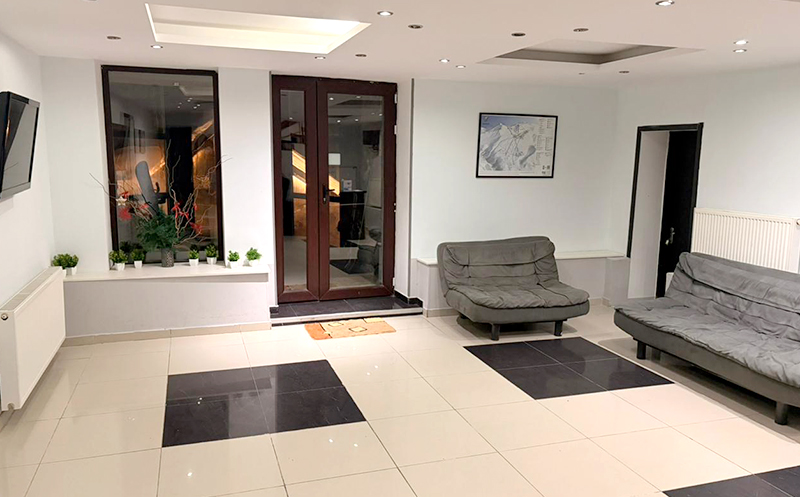 ნომრები 2, 3 ან 4 სტუმარზე საუზმით, აივნით და ხედით გუდაურში8