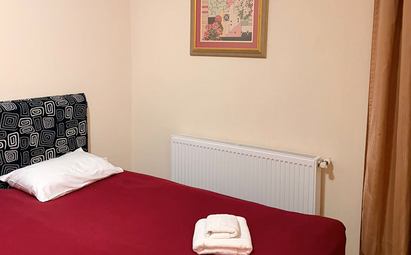 ნომრები 2, 3 ან 4 სტუმარზე საუზმით, აივნით და ხედით გუდაურში8