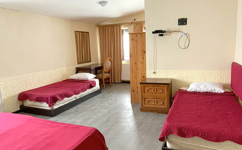 ნომრები 2, 3 ან 4 სტუმარზე საუზმით, აივნით და ხედით გუდაურში8