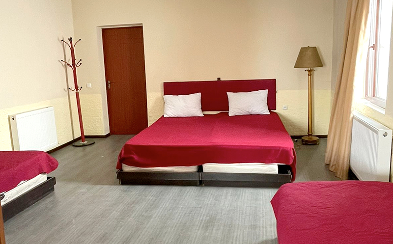 ნომრები 2, 3 ან 4 სტუმარზე საუზმით, აივნით და ხედით გუდაურში8