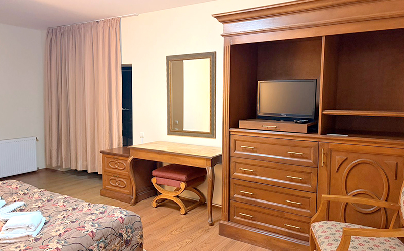 ნომრები 2, 3 ან 4 სტუმარზე საუზმით, აივნით და ხედით გუდაურში8