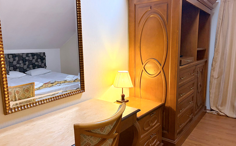 ნომრები 2, 3 ან 4 სტუმარზე საუზმით, აივნით და ხედით გუდაურში8