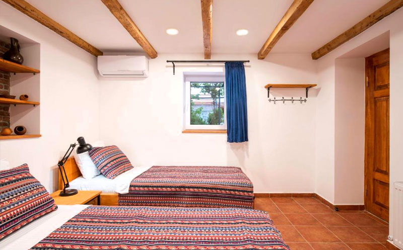 ნომრები 2 სტუმარზე საუზმით/საუზმის გარეშე ლაგოდეხში