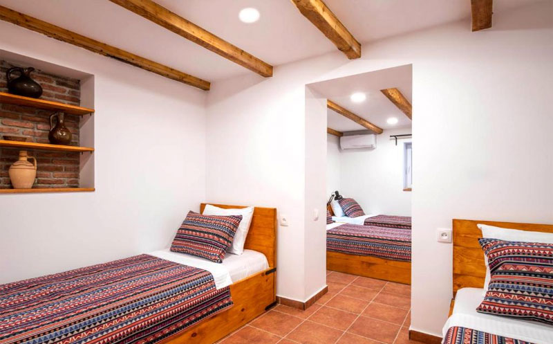 ნომრები 2 სტუმარზე საუზმით/საუზმის გარეშე ლაგოდეხში