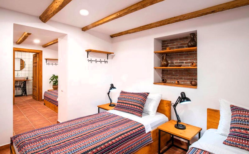 ნომრები 2 სტუმარზე საუზმით/საუზმის გარეშე ლაგოდეხში