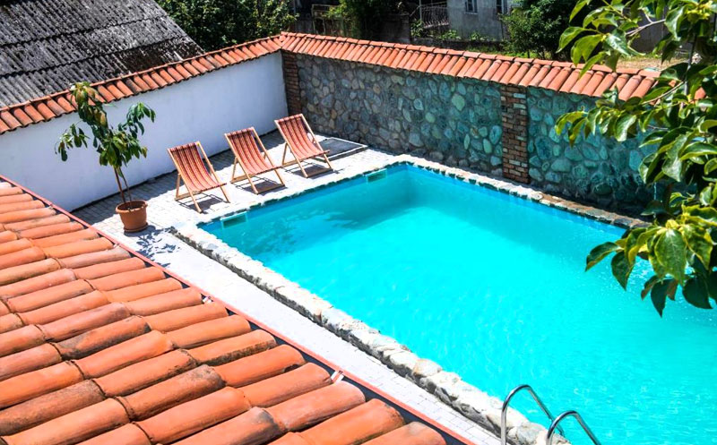 ნომრები 2 სტუმარზე საუზმით/საუზმის გარეშე ლაგოდეხში