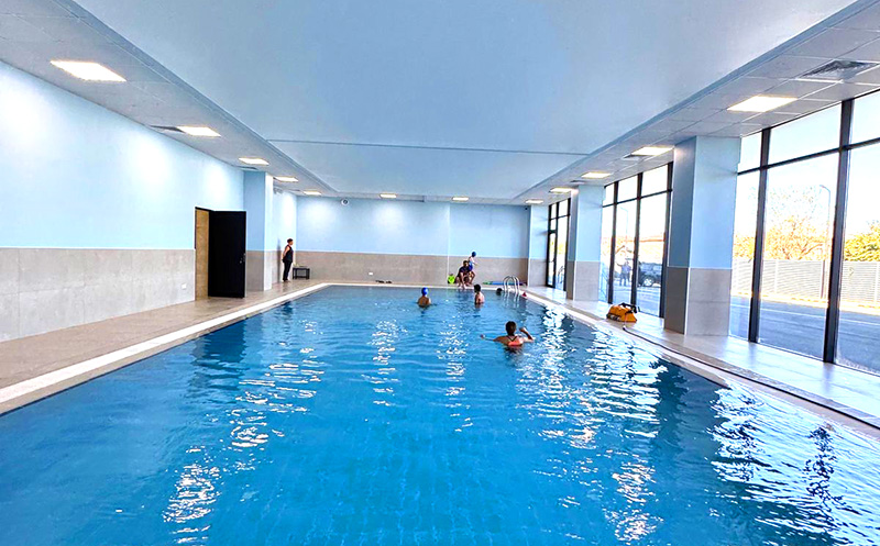 ზუგდიდში, ოლიმპიური აუზის 8, 12, 20 ან ულიმიტო ვიზიტი 6 -16 წლამდე ბავშვებისთვის