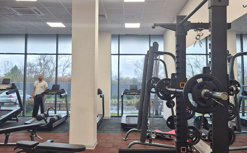 საცურაო აუზის და ფიტნესის 8, 12, 20 ან ულიმიტო ვიზიტი ზუგდიდში