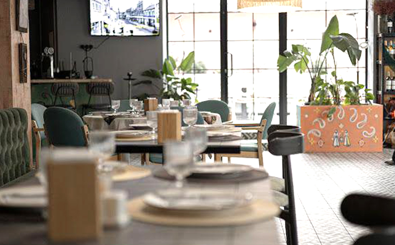 კერძების 10 სტუმარზე არყით ან არყის გარეშე