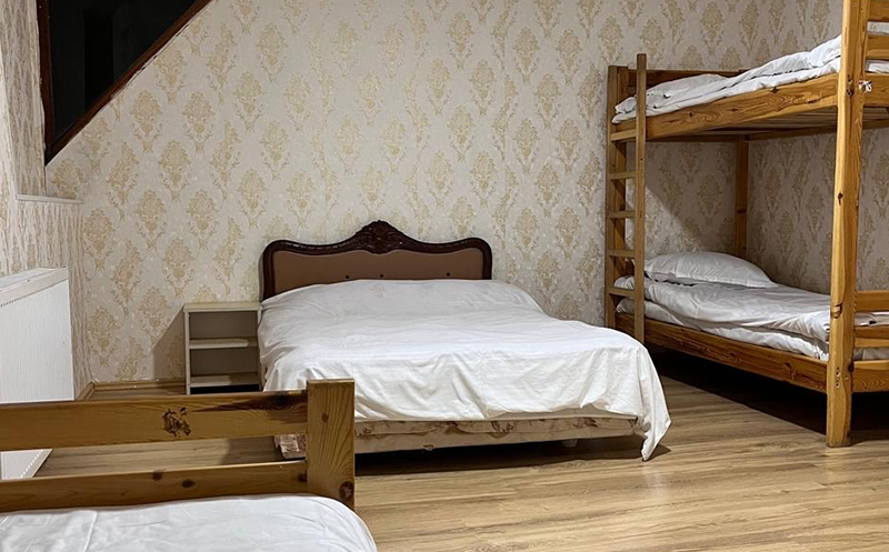 ბაკურიანში ნომრები 1, 2, 3, 4, 5 ან 6 სტუმარზე სამჯერადი კვებით